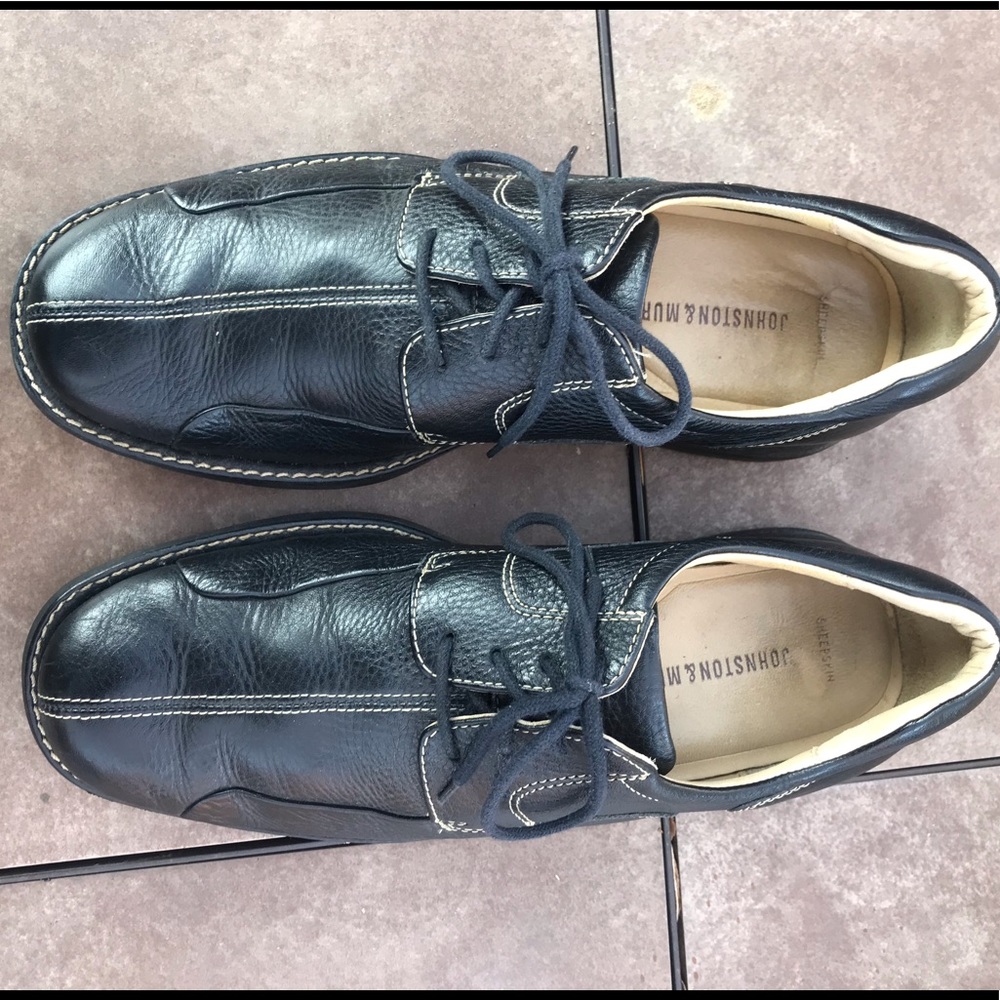 Johnston & Murphy lace up shoes